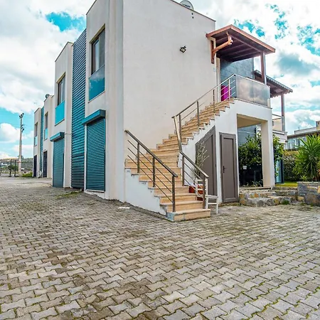 Beautiful 2 Br House With Pool In Gümüşlük