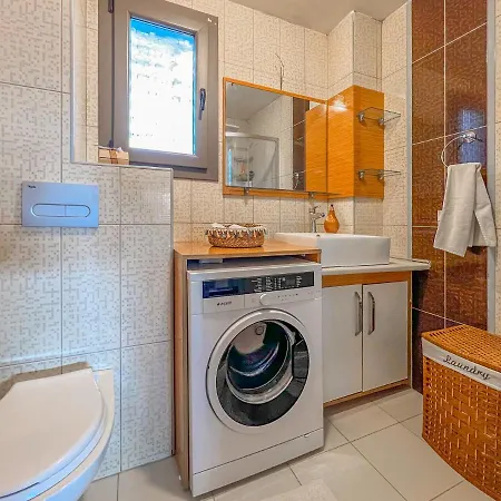 Beautiful 2 Bedroom House With Pool In Gumusluk