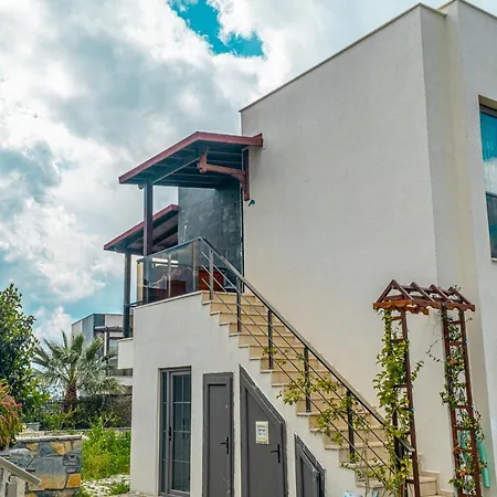 Beautiful 2 Bedroom House With Pool In Gumusluk Apartment