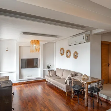 Beautiful 2 Bedroom House With Pool In Gumusluk *
